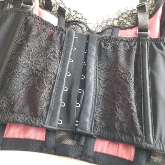 MEDIUM Victoria's Secret Red Bra Set - Picture 10 of 16